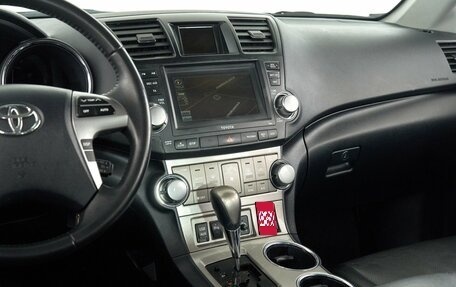 Toyota Highlander III, 2013 год, 2 119 000 рублей, 13 фотография