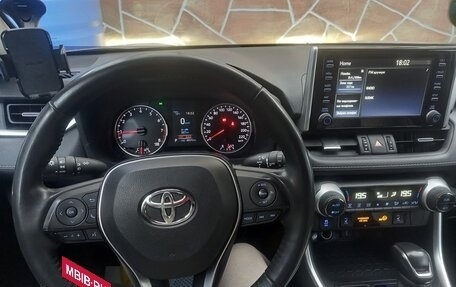 Toyota RAV4, 2021 год, 3 680 000 рублей, 6 фотография