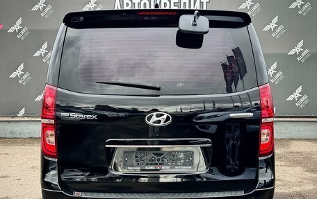 Hyundai Grand Starex Grand Starex I рестайлинг 2, 2018 год, 3 900 000 рублей, 7 фотография