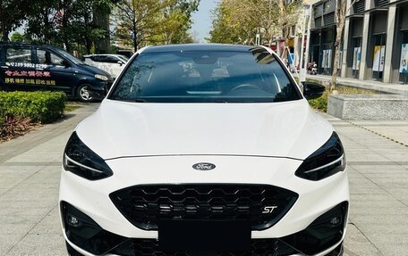 Ford Focus ST IV, 2021 год, 2 140 000 рублей, 2 фотография