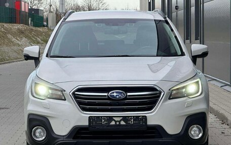 Subaru Outback IV рестайлинг, 2019 год, 1 950 000 рублей, 4 фотография