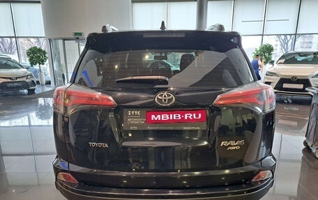 Toyota RAV4, 2018 год, 3 056 000 рублей, 6 фотография