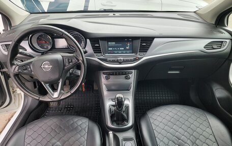 Opel Astra K, 2018 год, 1 390 000 рублей, 14 фотография