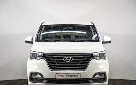 Hyundai H-1 II рестайлинг, 2019 год, 3 448 000 рублей, 2 фотография