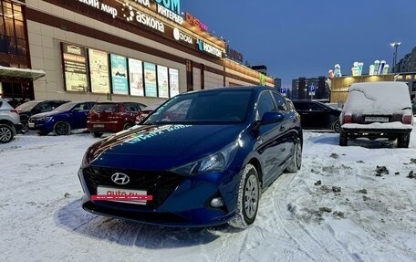 Hyundai Solaris II рестайлинг, 2021 год, 1 690 000 рублей, 2 фотография