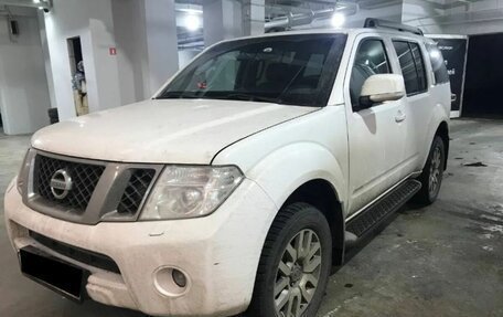 Nissan Pathfinder, 2013 год, 2 101 000 рублей, 1 фотография