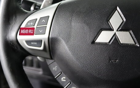 Mitsubishi Outlander III рестайлинг 3, 2010 год, 1 299 990 рублей, 11 фотография