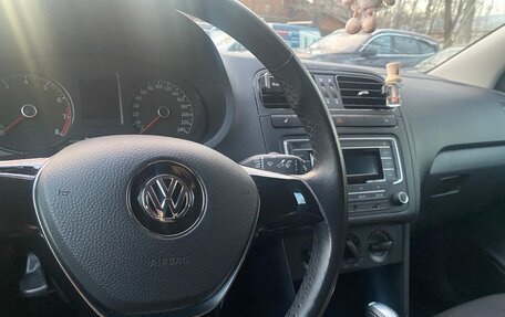 Volkswagen Polo VI (EU Market), 2017 год, 1 720 000 рублей, 3 фотография