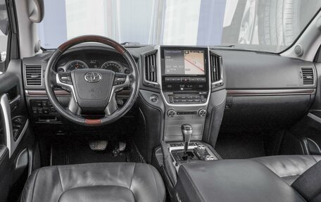 Toyota Land Cruiser 200, 2016 год, 6 499 000 рублей, 6 фотография