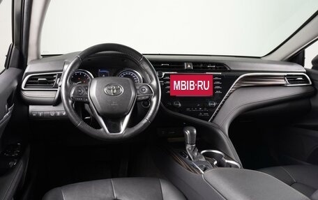 Toyota Camry, 2020 год, 3 199 000 рублей, 6 фотография