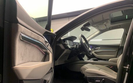 Audi e-tron Sportback I, 2020 год, 6 200 000 рублей, 25 фотография