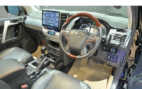 Toyota Land Cruiser Prado 150 рестайлинг 2, 2021 год, 4 200 000 рублей, 15 фотография