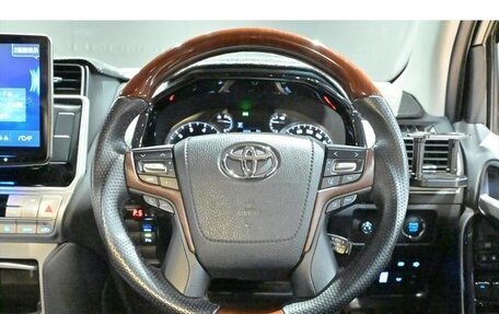 Toyota Land Cruiser Prado 150 рестайлинг 2, 2021 год, 4 200 000 рублей, 13 фотография