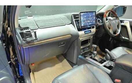 Toyota Land Cruiser Prado 150 рестайлинг 2, 2021 год, 4 200 000 рублей, 14 фотография