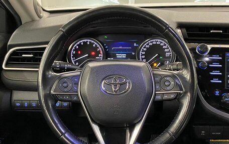 Toyota Camry, 2019 год, 3 599 000 рублей, 10 фотография