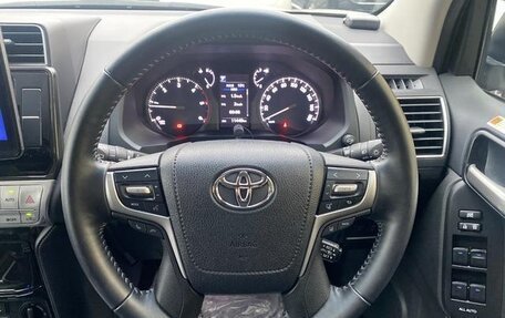 Toyota Land Cruiser Prado 150 рестайлинг 2, 2021 год, 3 710 000 рублей, 13 фотография