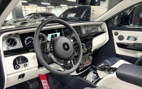 Rolls-Royce Phantom VIII, 2023 год, 121 500 000 рублей, 16 фотография
