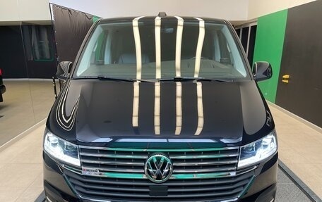 Volkswagen Multivan T6 рестайлинг, 2020 год, 6 990 000 рублей, 3 фотография
