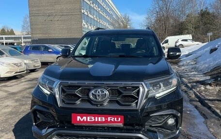 Toyota Land Cruiser Prado 150 рестайлинг 2, 2019 год, 5 800 000 рублей, 2 фотография