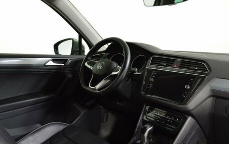 Volkswagen Tiguan II, 2021 год, 2 619 000 рублей, 9 фотография