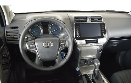 Toyota Land Cruiser Prado 150 рестайлинг 2, 2023 год, 6 999 000 рублей, 16 фотография