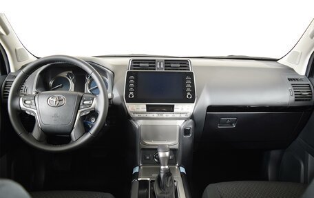 Toyota Land Cruiser Prado 150 рестайлинг 2, 2023 год, 6 999 000 рублей, 15 фотография