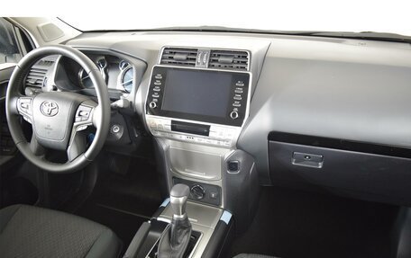 Toyota Land Cruiser Prado 150 рестайлинг 2, 2023 год, 6 999 000 рублей, 9 фотография