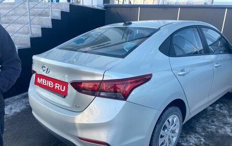 Hyundai Solaris II рестайлинг, 2019 год, 1 379 000 рублей, 3 фотография