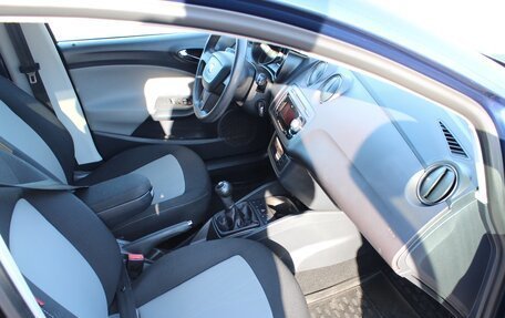 SEAT Ibiza IV рестайлинг 2, 2012 год, 920 000 рублей, 13 фотография