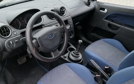 Ford Fiesta, 2005 год, 300 000 рублей, 10 фотография