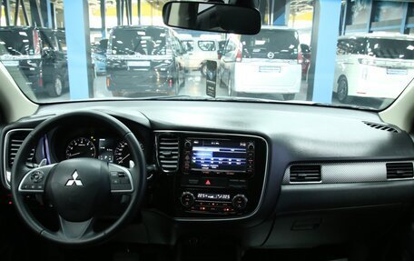 Mitsubishi Outlander III рестайлинг 3, 2012 год, 1 868 000 рублей, 16 фотография