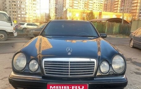 Mercedes-Benz E-Класс, 1995 год, 450 000 рублей, 4 фотография