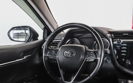 Toyota Camry, 2019 год, 3 167 000 рублей, 9 фотография