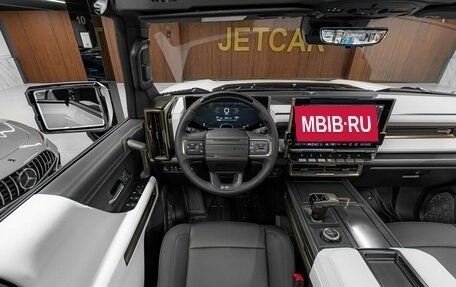 GMC Hummer EV, 2023 год, 26 316 000 рублей, 17 фотография
