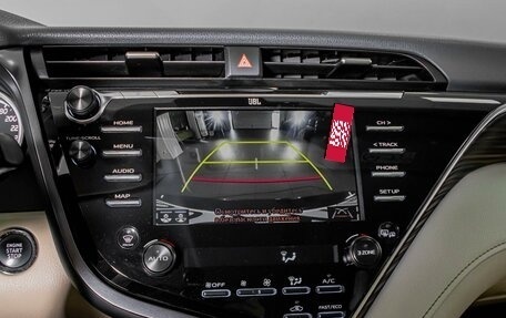 Toyota Camry, 2018 год, 3 150 000 рублей, 12 фотография