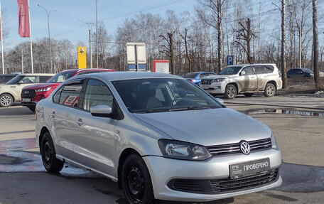 Volkswagen Polo VI (EU Market), 2011 год, 855 000 рублей, 3 фотография