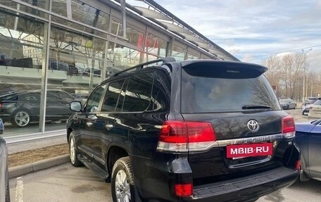 Toyota Land Cruiser 200, 2017 год, 6 899 000 рублей, 4 фотография