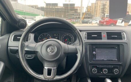Volkswagen Jetta VI, 2011 год, 1 235 000 рублей, 10 фотография