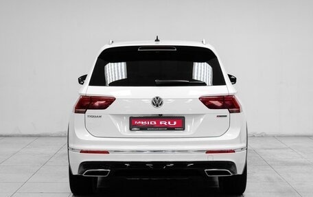 Volkswagen Tiguan II, 2018 год, 3 549 000 рублей, 4 фотография