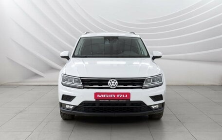 Volkswagen Tiguan II, 2020 год, 2 658 000 рублей, 2 фотография