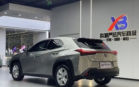 Lexus UX I, 2022 год, 3 550 000 рублей, 5 фотография