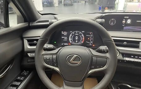 Lexus UX I, 2022 год, 3 550 000 рублей, 10 фотография
