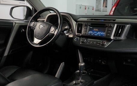 Toyota RAV4, 2015 год, 2 700 000 рублей, 8 фотография