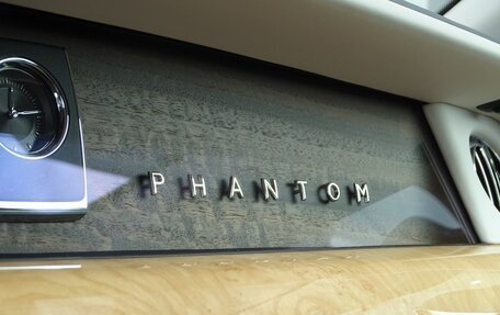 Rolls-Royce Phantom VIII, 2021 год, 75 000 000 рублей, 22 фотография