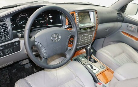 Toyota Land Cruiser 100 рестайлинг 2, 2005 год, 2 499 000 рублей, 5 фотография
