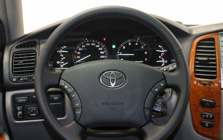 Toyota Land Cruiser 100 рестайлинг 2, 2005 год, 2 499 000 рублей, 7 фотография