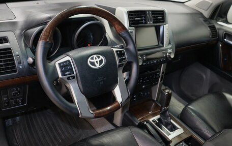 Toyota Land Cruiser Prado 150 рестайлинг 2, 2010 год, 2 929 000 рублей, 5 фотография