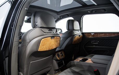Bentley Bentayga I, 2022 год, 23 400 000 рублей, 9 фотография
