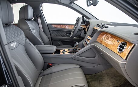 Bentley Bentayga I, 2022 год, 23 400 000 рублей, 14 фотография