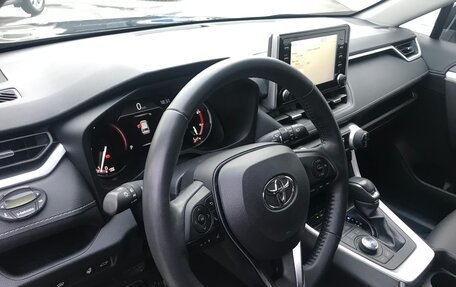 Toyota RAV4, 2021 год, 4 400 000 рублей, 12 фотография